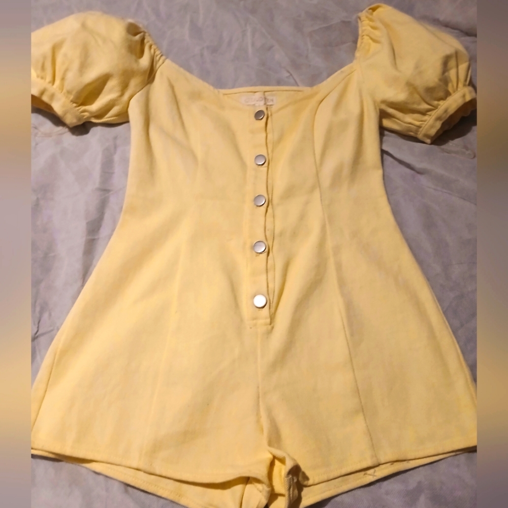 Yellow romper SIZE:SMALL